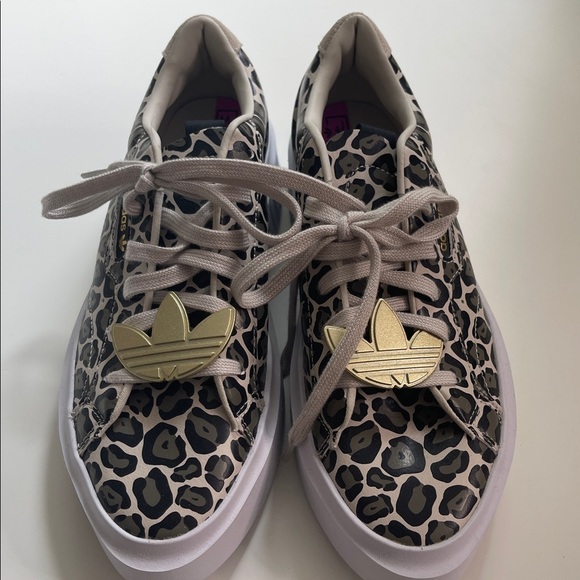 Adidas Leopard Pattern Sneakers with Gold Details - Picture 1 of 7